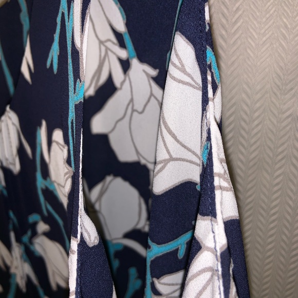 2X Sleeveless Print Blouse. New without tags. - Picture 4 of 5